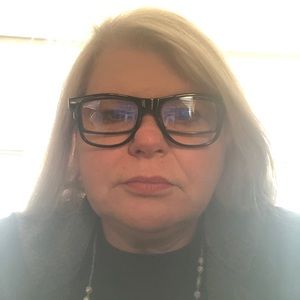 Meet your Posher, Debbie